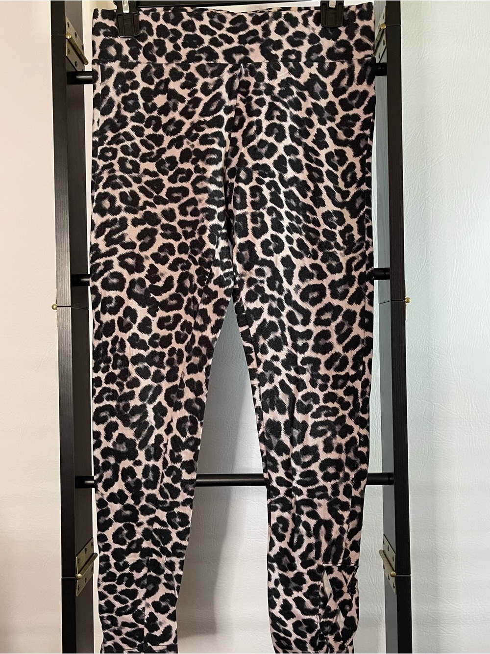 Women’s Leopard Print Stretch Leggings - Pink/Black